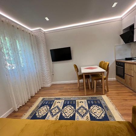 Chestnut Yard Villa Tiran Dış mekan fotoğraf