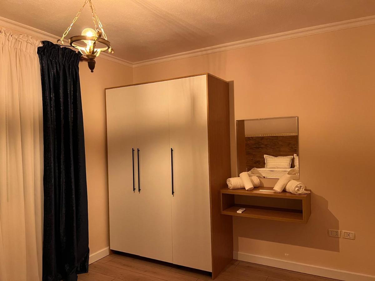 Chestnut Yard Villa Tiran Dış mekan fotoğraf
