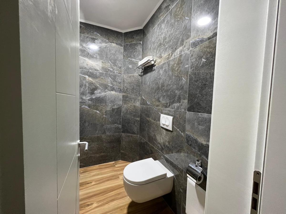 Chestnut Yard Villa Tiran Dış mekan fotoğraf