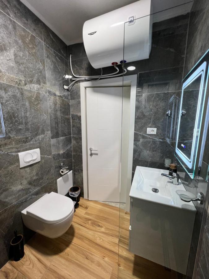 Chestnut Yard Villa Tiran Dış mekan fotoğraf