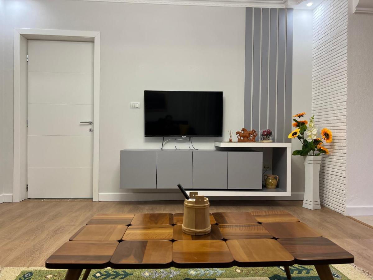 Chestnut Yard Villa Tiran Dış mekan fotoğraf