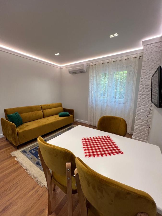 Chestnut Yard Villa Tiran Dış mekan fotoğraf