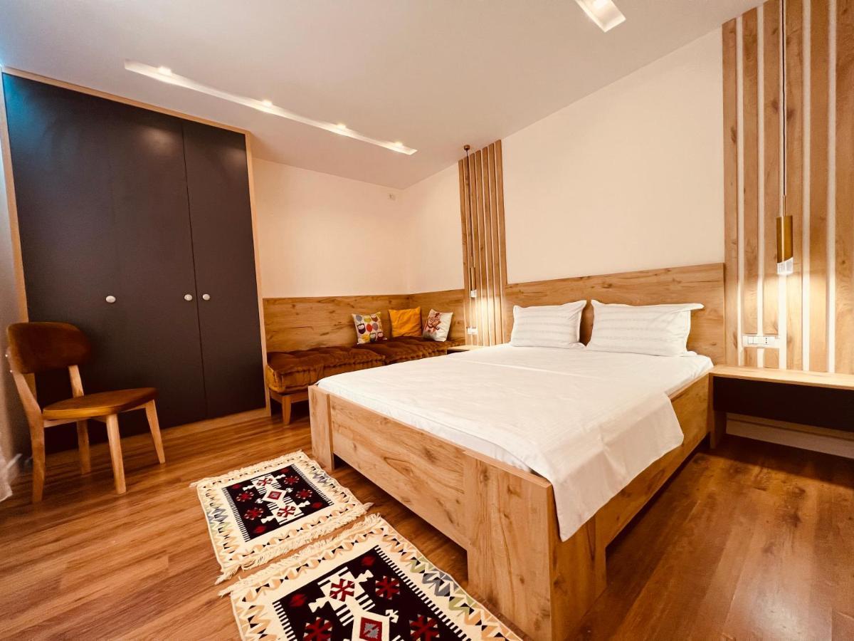 Chestnut Yard Villa Tiran Dış mekan fotoğraf